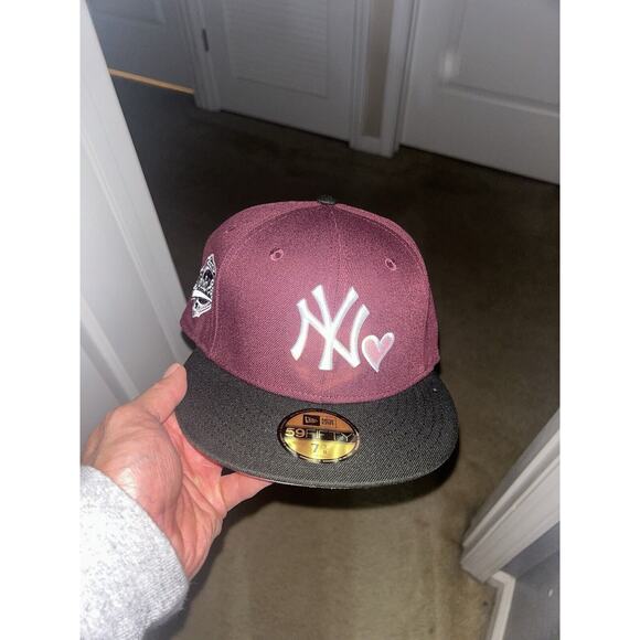 New York Yankees World Series Limited Edition 59Fifty Fitted Size 7 3/8 New Hat - Picture 1 of 4